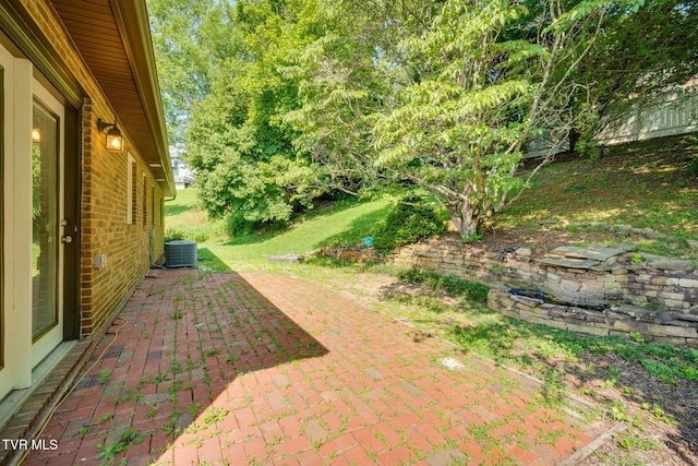 132 Lancaster Dr, Kingsport, TN 37663 - view of yard with a patio area