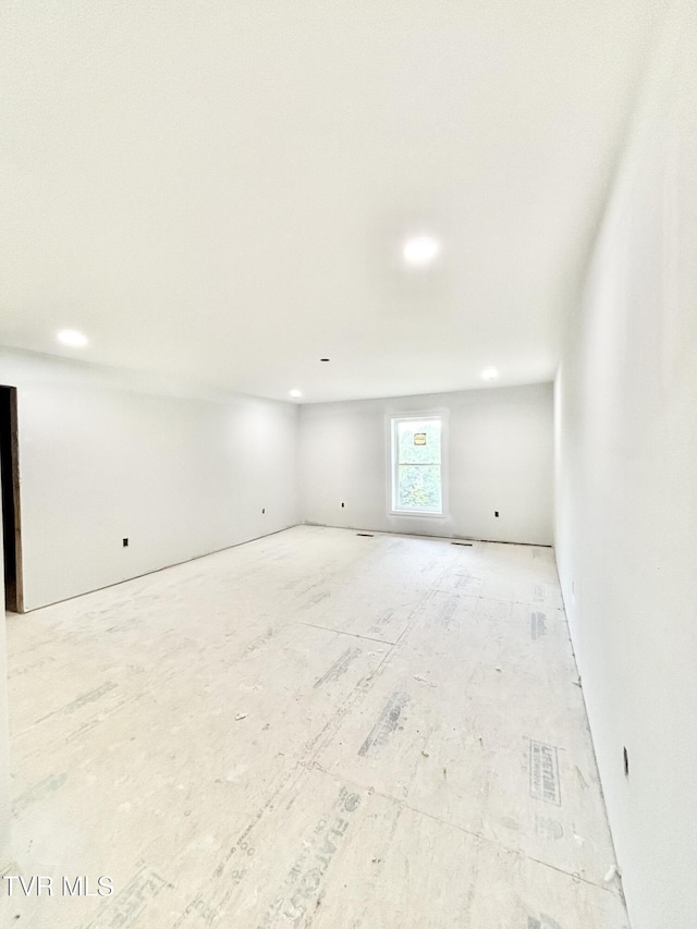 677 Summit Dr, Jonesborough, TN 37659 - empty room with recessed lighting