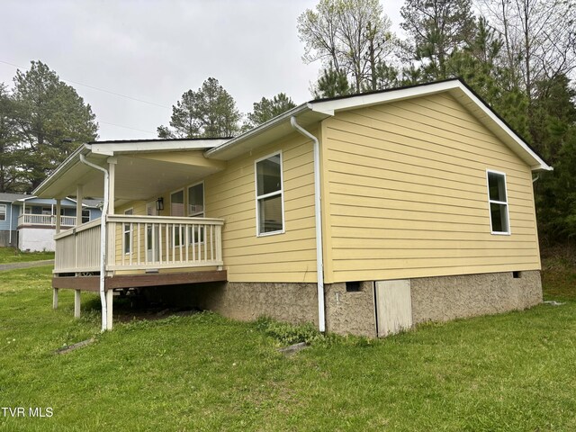 138 Jack Rival Way, Dungannon, VA 24245 - view of side of home with crawl space and a yard
