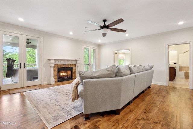 20268 Heron Cir, Abingdon, VA 24211 - living room featuring ornamental molding, a ceiling fan, and recessed lighting