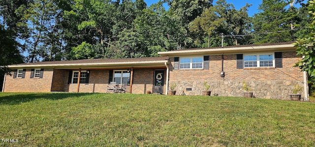 368 New Hope Rd, Jonesborough, TN 37659 - tri-level home with a front yard and brick siding
