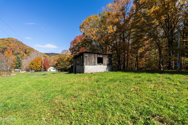 140 Doe Ln, Roan Mountain, TN 37687
