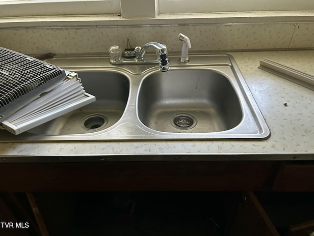 604 E Church Hill St, Greeneville, TN 37745 - interior details with a sink