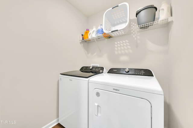 1245 Cherry Grv, Greeneville, TN 37745 - laundry room featuring washing machine and clothes dryer and baseboards