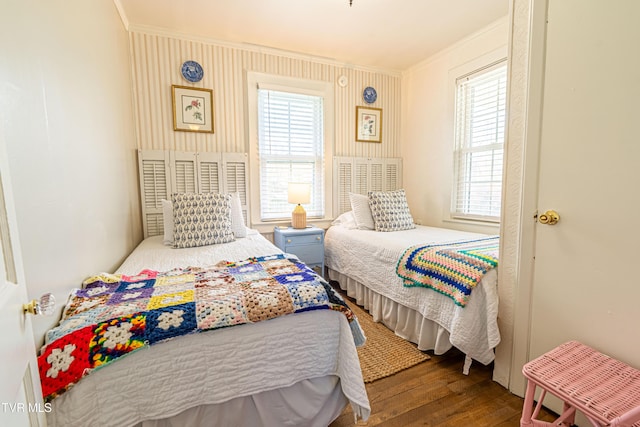 313 SE Tanner St, Abingdon, VA 24210 - bedroom featuring multiple windows, ornamental molding, and wood finished floors