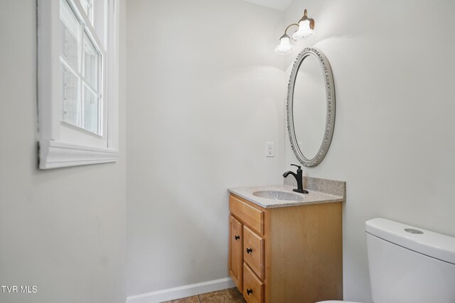 536 Chadwell Rd, Kingsport, TN 37660 - bathroom with vanity and toilet