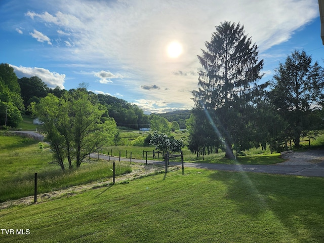12075 Goose Creek Rd, Bristol, VA 24202 - view of home's community featuring a lawn
