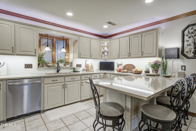 768 Lake Point Dr, Piney Flats, TN 37686 - kitchen featuring a sink, a peninsula, visible vents, dishwasher, and a kitchen bar
