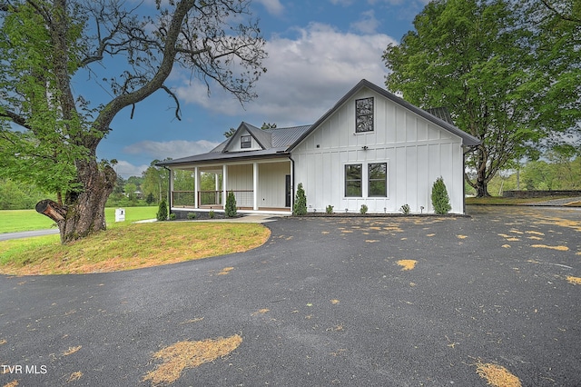 1545 Slover Springs Rd, Dandridge, TN 37725