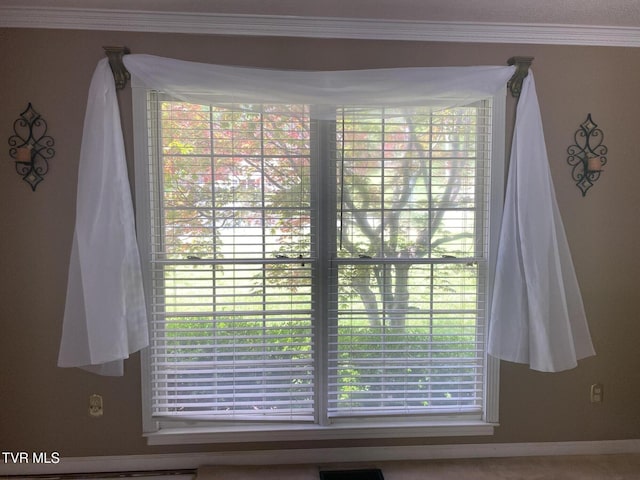 room details with ornamental molding