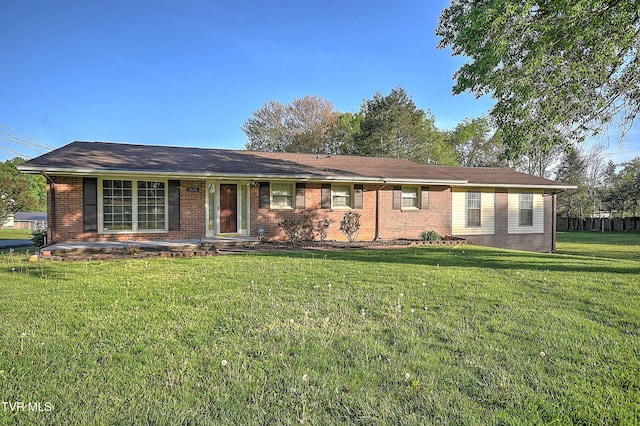 2856 Watauga Rd, Johnson City, TN 37601 - ranch-style house featuring brick siding and a front yard