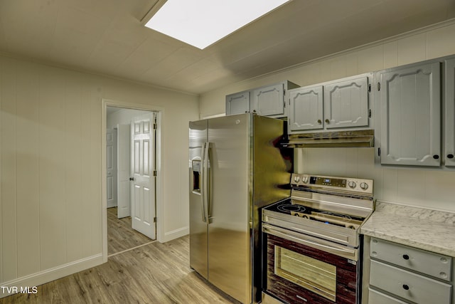 908 Columbia Rd, Bristol, TN 37620 - kitchen with light wood-type flooring, gray cabinets, stainless steel appliances, baseboards, and under cabinet range hood