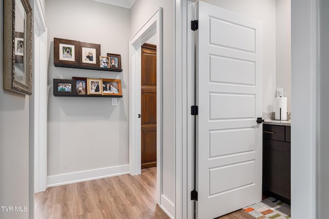 125 Lynn Rd, Johnson City, TN 37604 - corridor featuring baseboards and light wood-style floors