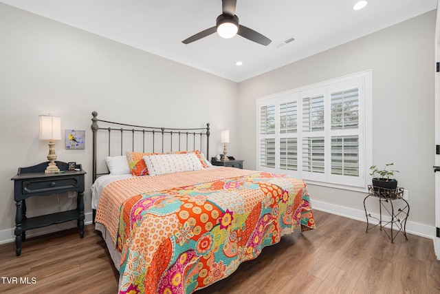 125 Lynn Rd, Johnson City, TN 37604 - bedroom featuring recessed lighting, wood finished floors, visible vents, and baseboards