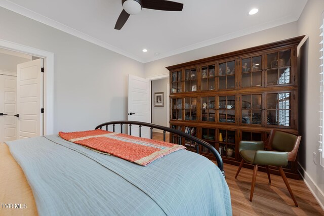 125 Lynn Rd, Johnson City, TN 37604 - bedroom featuring recessed lighting, ornamental molding, light wood-type flooring, baseboards, and ceiling fan