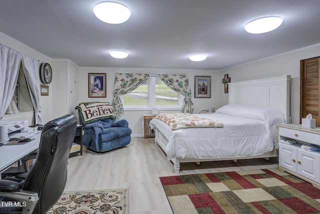 103 Dogwood Ln, Johnson City, TN 37604 - bedroom featuring crown molding and light wood-style floors