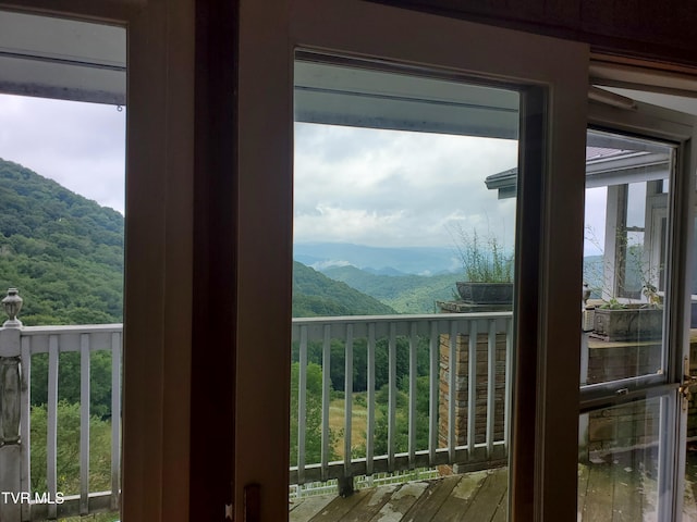 1010 Heaton Creek Rd, Roan Mountain, TN 37687 - interior space