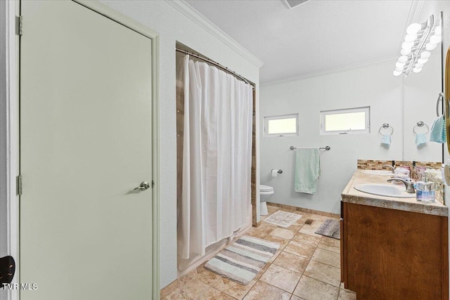 1902 Lamont St, Kingsport, TN 37664 - bathroom featuring a sink, curtained shower, toilet, double vanity, and ornamental molding