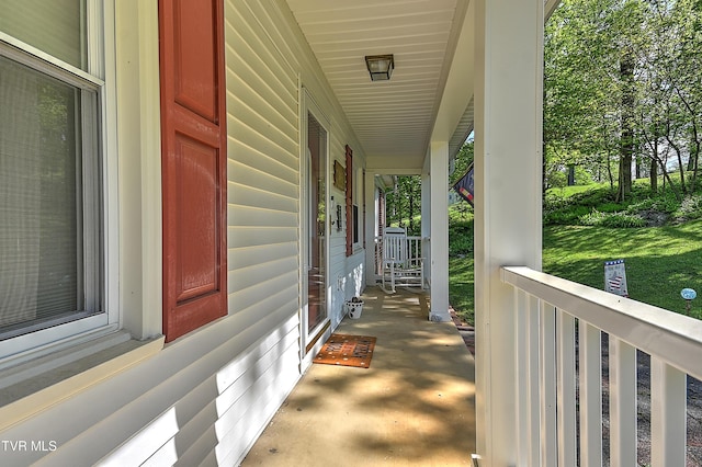 view of patio / terrace with covered porch