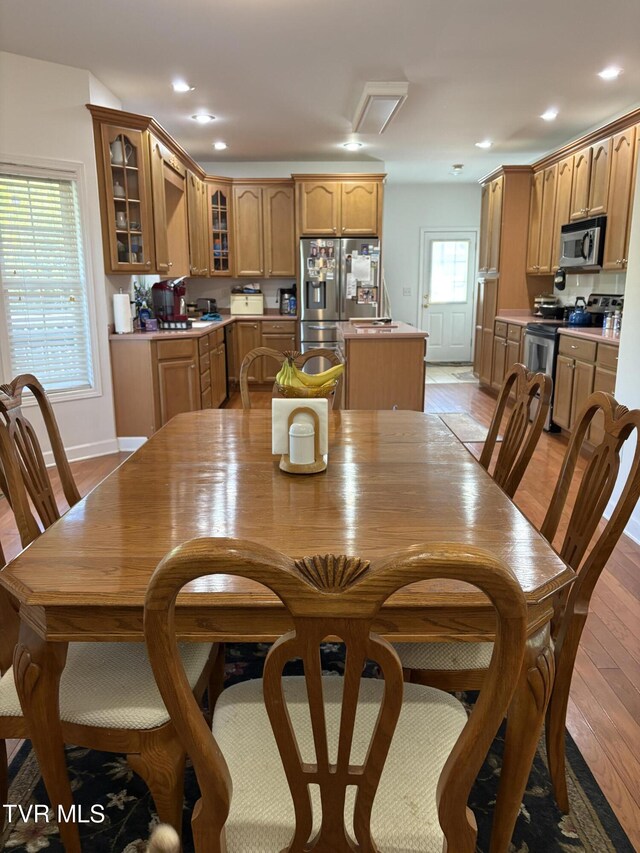 142 Oakwell Ln, Jonesborough, TN 37659 - dining space featuring light wood-style floors, recessed lighting, and baseboards