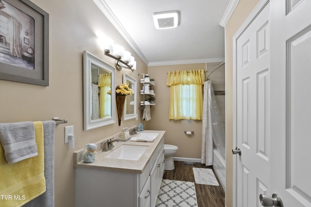 2004 Old Tusculum Rd, Greeneville, TN 37745 - full bath featuring a sink, baseboards, crown molding, and toilet