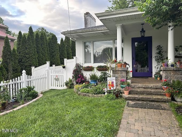 300 SW Grove Terrace Dr, Abingdon, VA 24210 - view of exterior entry with a porch and stucco siding