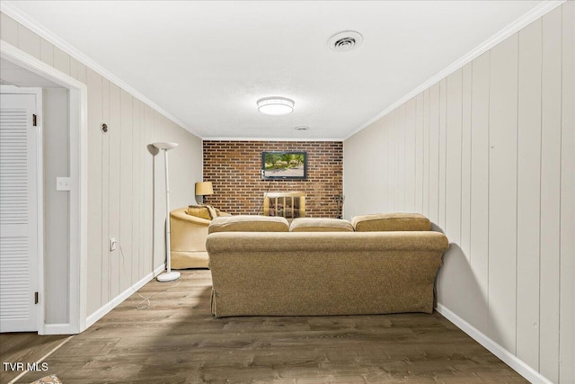 1837 Presswood Rd Unit 1837, Johnson City, TN 37604 - living area with baseboards, ornamental molding, wood finished floors, and visible vents