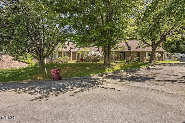 1837 Presswood Rd Unit 1837, Johnson City, TN 37604 - view of front facade with a front yard