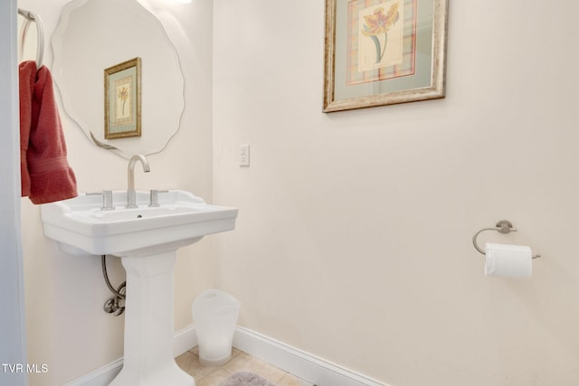 963 Beaver Creek Rd, Bluff City, TN 37618 - bathroom featuring tile patterned floors and baseboards