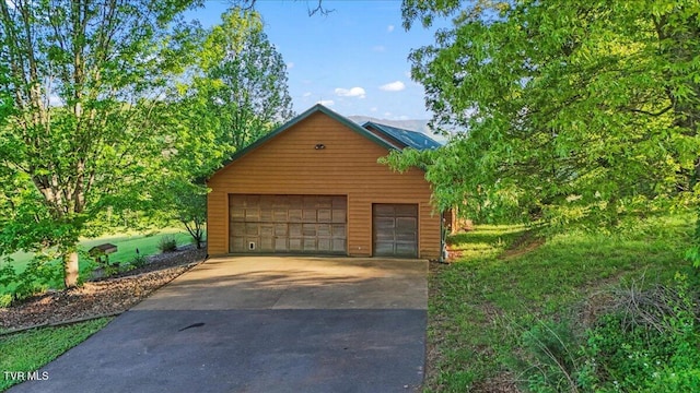 view of detached garage