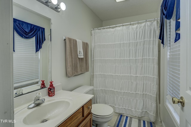 115 Maple Ridge Dr, Jonesborough, TN 37659 - full bath with toilet, vanity, and a textured ceiling