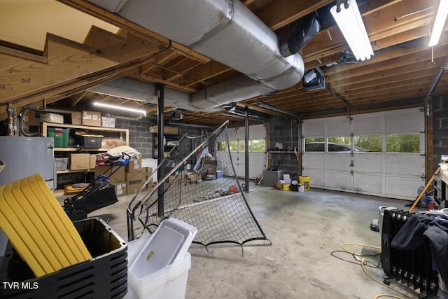 1008 Cox Trail Pl, Kingsport, TN 37660 - garage with water heater