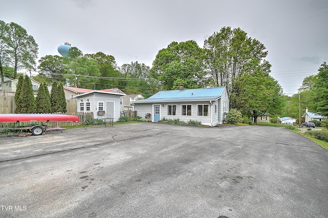 view of front of property with metal roof