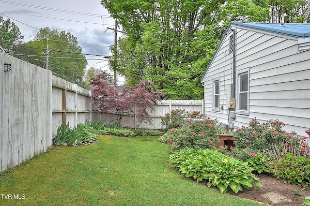 view of yard featuring fence