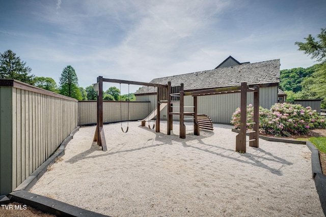 100 Periwinkle Pl Unit 100, Kingsport, TN 37660 - community playground with a fenced backyard