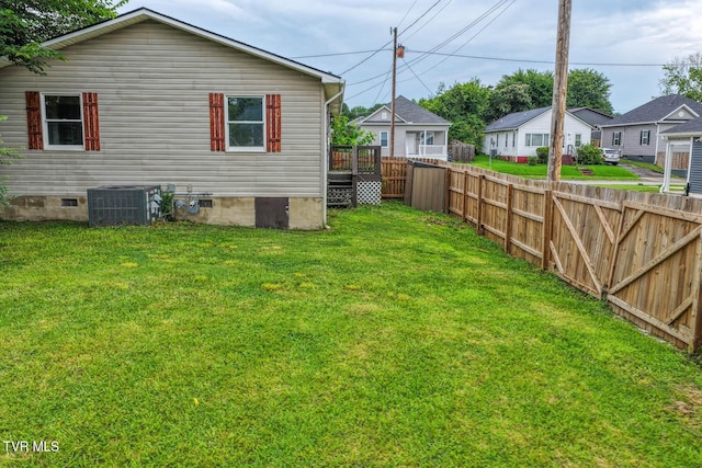 954 Maple St, Kingsport, TN 37660 - view of yard featuring a residential view