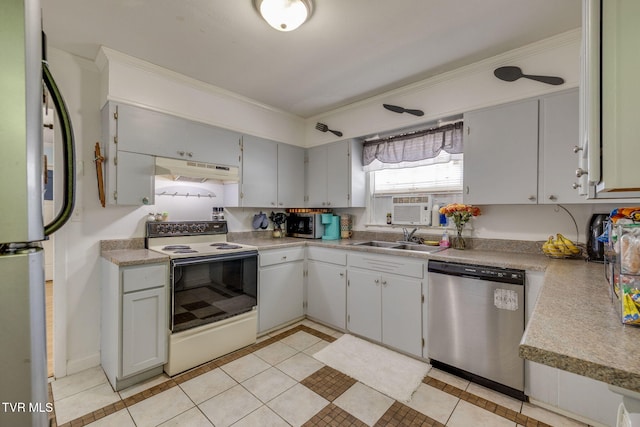 kitchen with a sink, light tile patterned floors, under cabinet range hood, ornamental molding, and stainless steel appliances