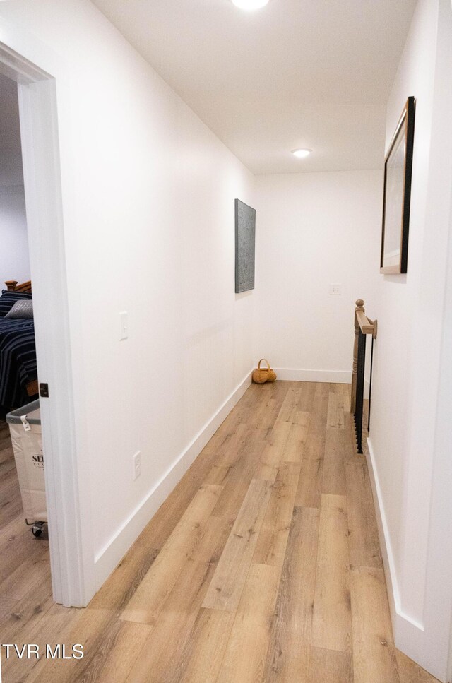 2834 Mccoy St, Kingsport, TN 37664 - corridor featuring light wood-style floors, recessed lighting, and baseboards