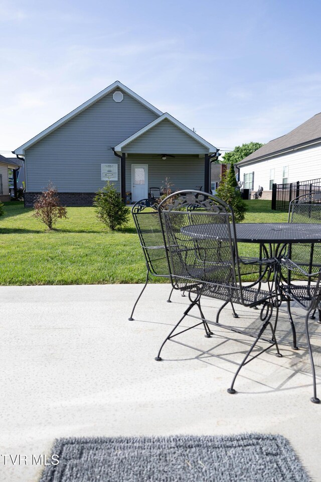2834 Mccoy St, Kingsport, TN 37664 - view of patio