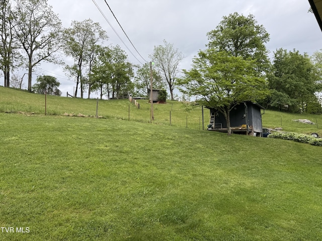 125 Babb Rd, Elizabethton, TN 37643 - view of yard featuring a storage shed and an outbuilding