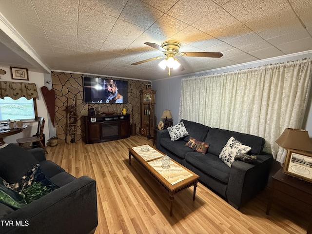 125 Babb Rd, Elizabethton, TN 37643 - living area with a ceiling fan and wood finished floors