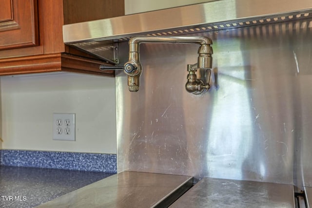 2653 Suffolk St, Kingsport, TN 37660 - kitchen view of brown cabinetry