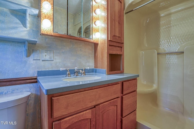 2653 Suffolk St, Kingsport, TN 37660 - bathroom featuring a shower, toilet, and vanity