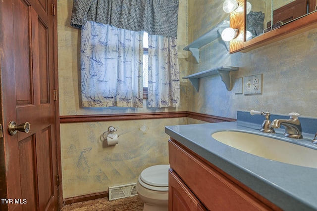2653 Suffolk St, Kingsport, TN 37660 - bathroom with toilet and vanity