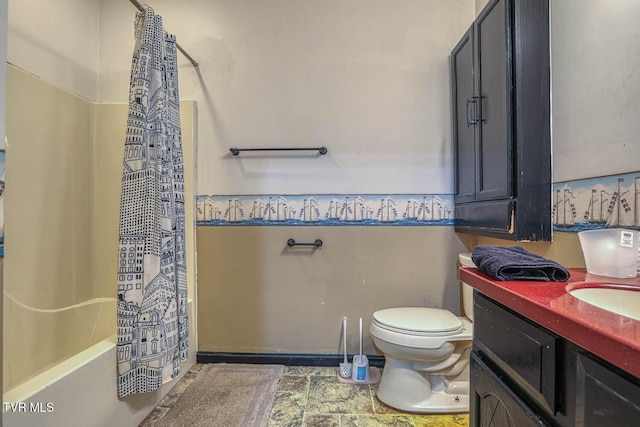 2653 Suffolk St, Kingsport, TN 37660 - full bath featuring toilet, vanity, and shower / bath combo