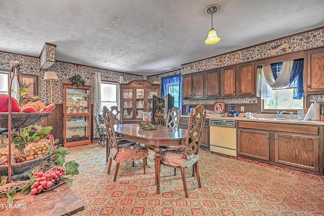 3851 Helen Henderson Hwy, Davenport, VA 24239 - dining area featuring wallpapered walls and a textured ceiling