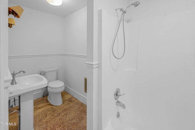 243 NW Mason Pl, Abingdon, VA 24210 - full bathroom with toilet, a sink, and shower / bathing tub combination