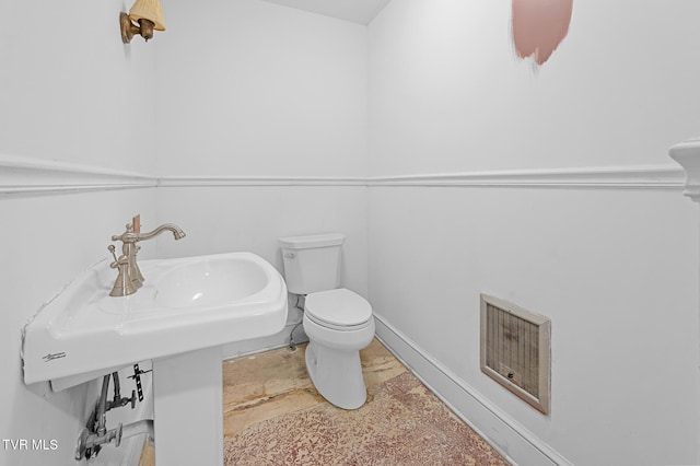 243 NW Mason Pl, Abingdon, VA 24210 - half bathroom with visible vents, baseboards, and toilet