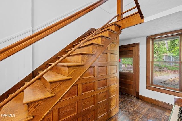 243 NW Mason Pl, Abingdon, VA 24210 - staircase featuring baseboards and wood-type flooring