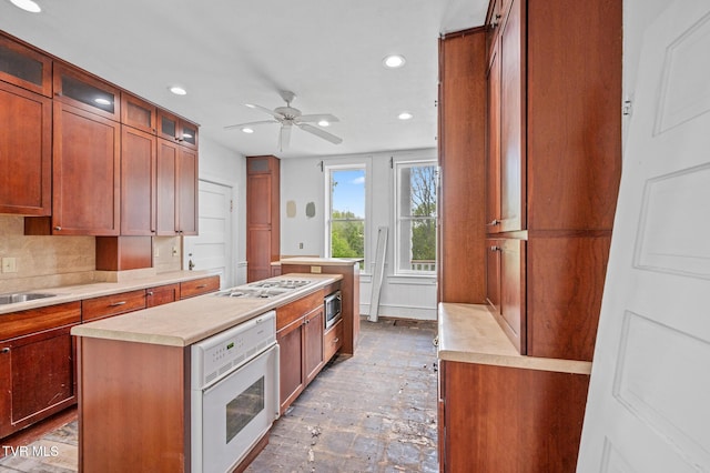 243 NW Mason Pl, Abingdon, VA 24210 - kitchen featuring recessed lighting, light countertops, a kitchen island, and stainless steel appliances